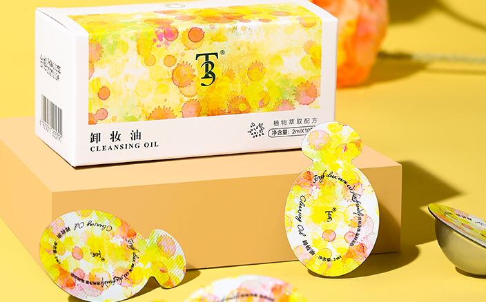 临沂晶神好物荐 ▎T3便携卸妆油，出门常备，一抹净卸