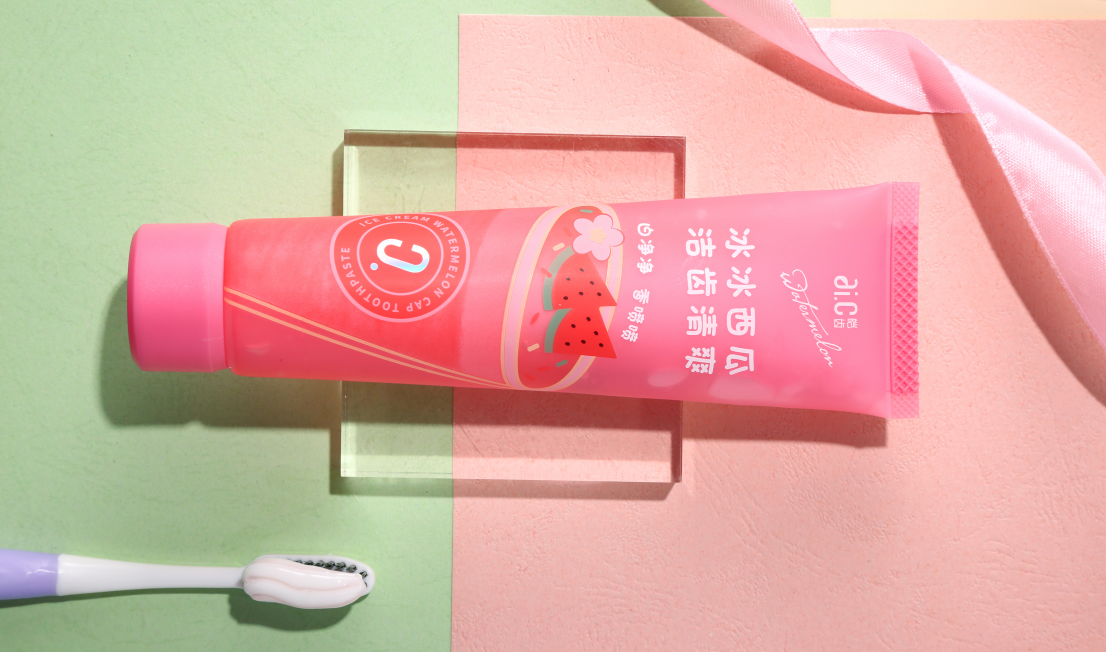 沧州双管双色的奶茶味牙膏，让刷牙变得更有乐趣！